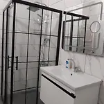 Zumra's White Apartman