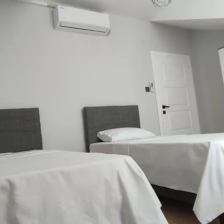Apartment Zumra's White