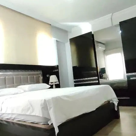 Apartment Zumra's White