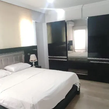 Zumra's White Apartment *