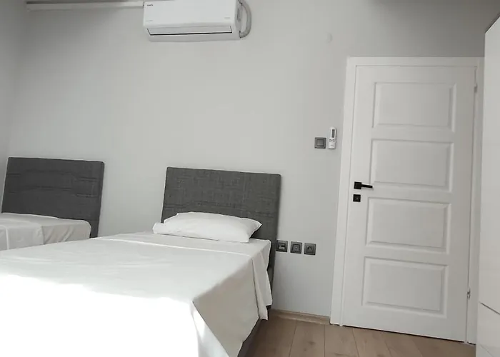 Zumra's White 아파트 트라존