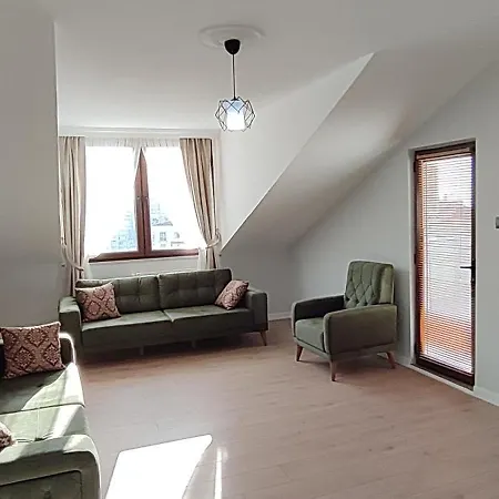 Zumra's White Apartment
