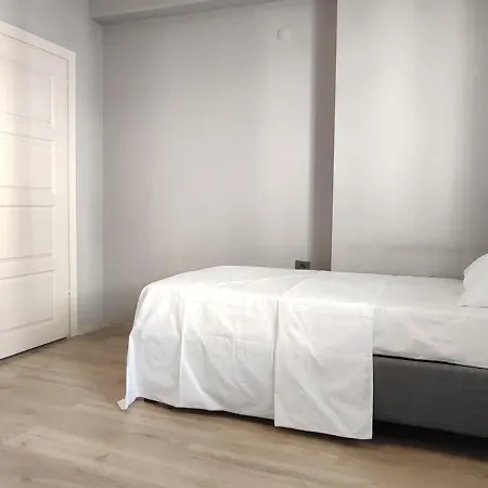 Apartment Zumra's White