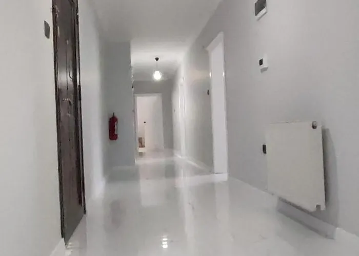 Apartment Zumra's White *