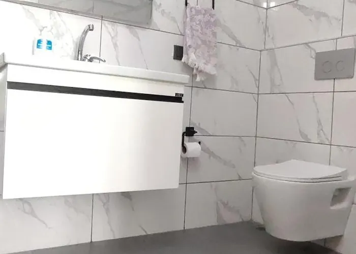 Zumra's White דירה *